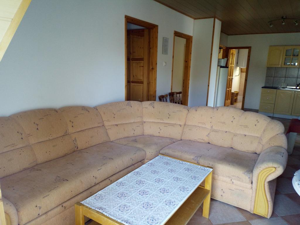 Aniko Apartmanhaz Balatonfoldvar Luaran gambar