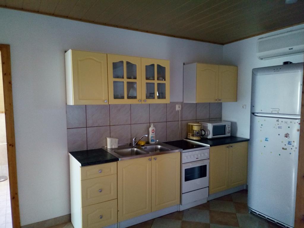 Aniko Apartmanhaz Balatonfoldvar Luaran gambar