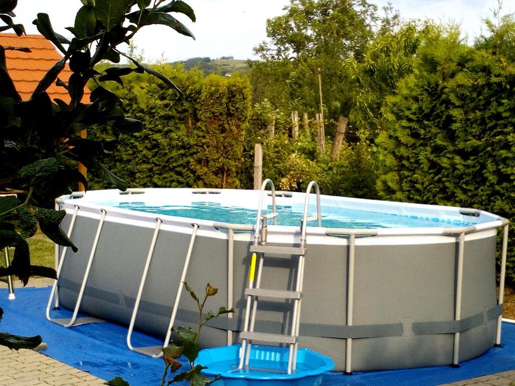 Aniko Apartmanhaz Balatonfoldvar Luaran gambar